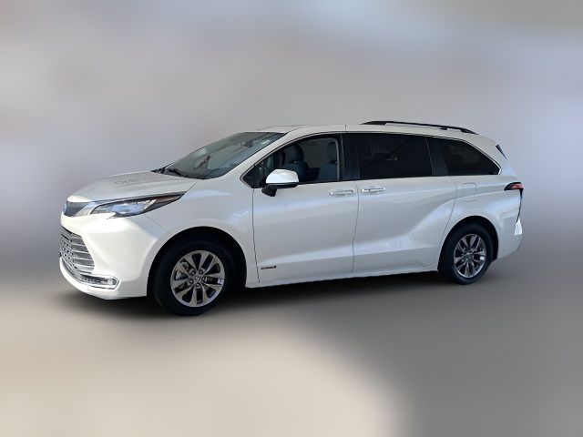 2021 Toyota Sienna XLE