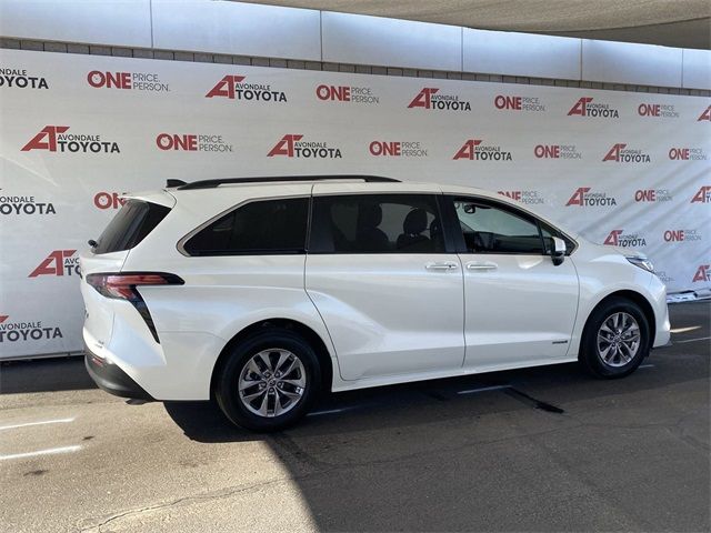 2021 Toyota Sienna XLE