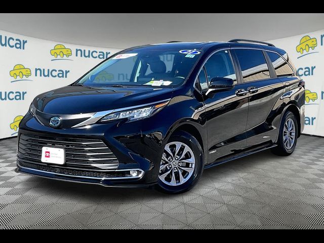 2021 Toyota Sienna XLE