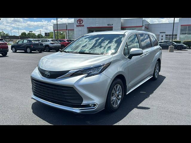 2021 Toyota Sienna XLE