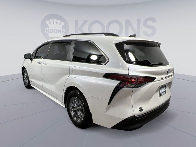 2021 Toyota Sienna XLE