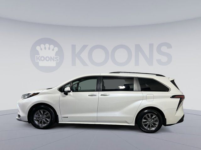 2021 Toyota Sienna XLE