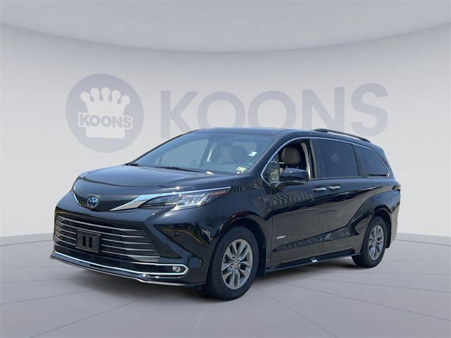 2021 Toyota Sienna XLE