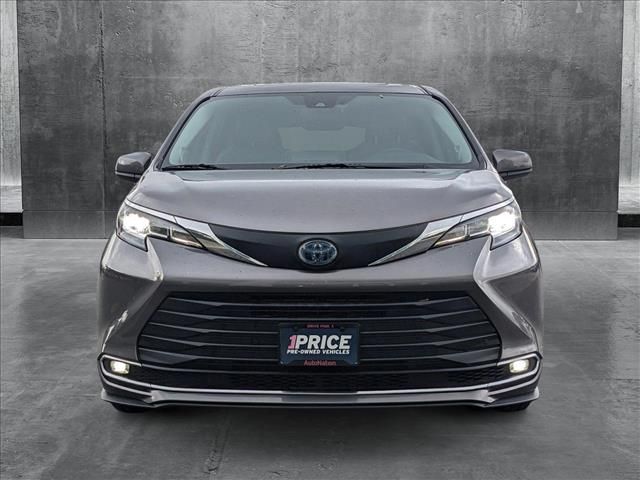 2021 Toyota Sienna XLE