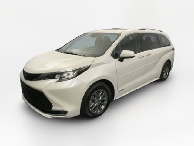 2021 Toyota Sienna XLE
