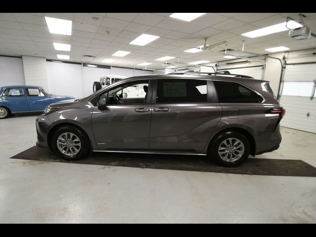 2021 Toyota Sienna XLE