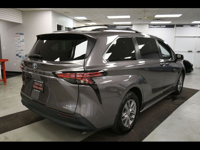 2021 Toyota Sienna XLE