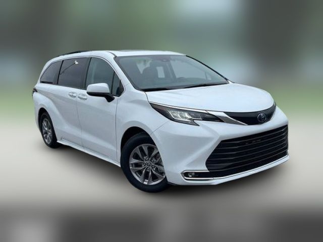 2021 Toyota Sienna XLE