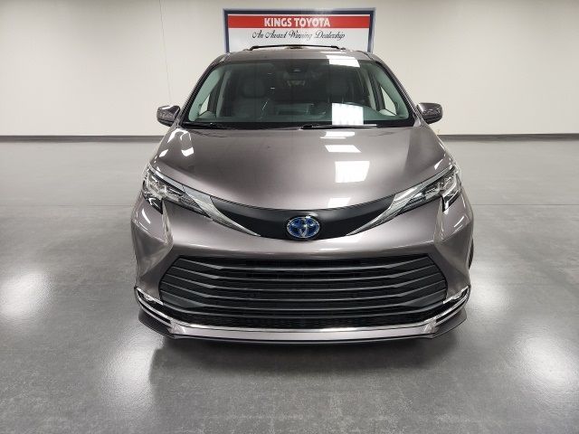 2021 Toyota Sienna XLE