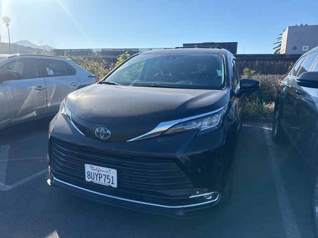 2021 Toyota Sienna XLE