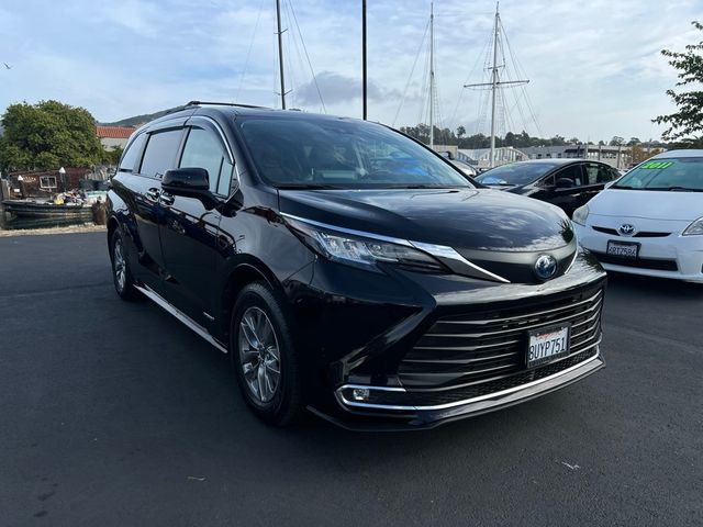 2021 Toyota Sienna XLE