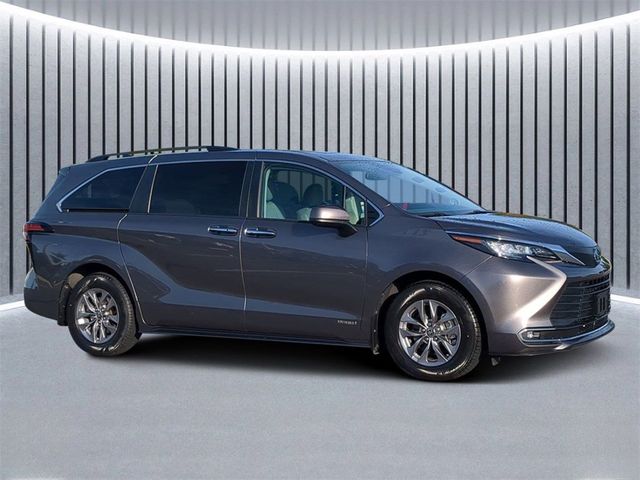 2021 Toyota Sienna XLE