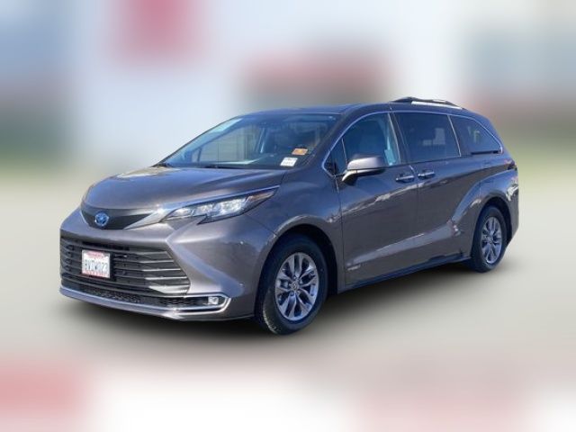 2021 Toyota Sienna XLE