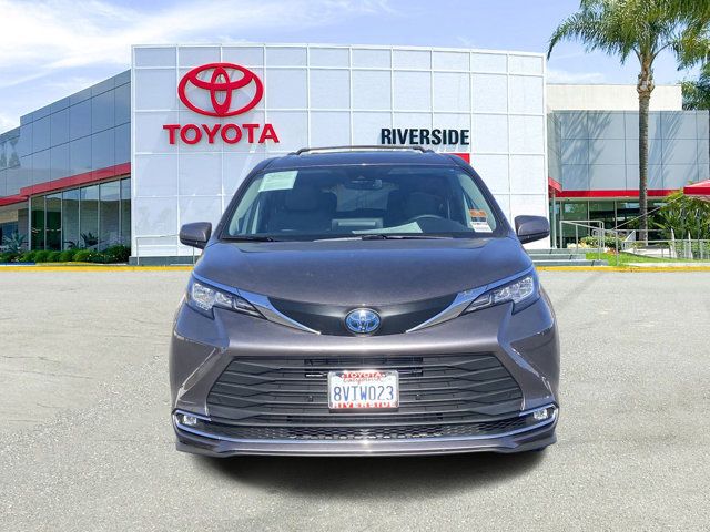 2021 Toyota Sienna XLE