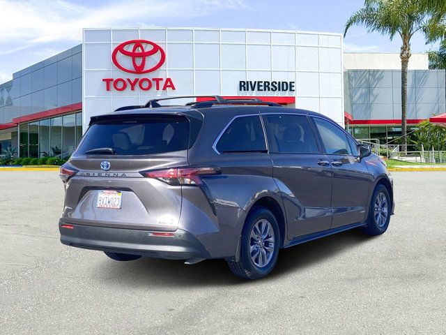 2021 Toyota Sienna XLE