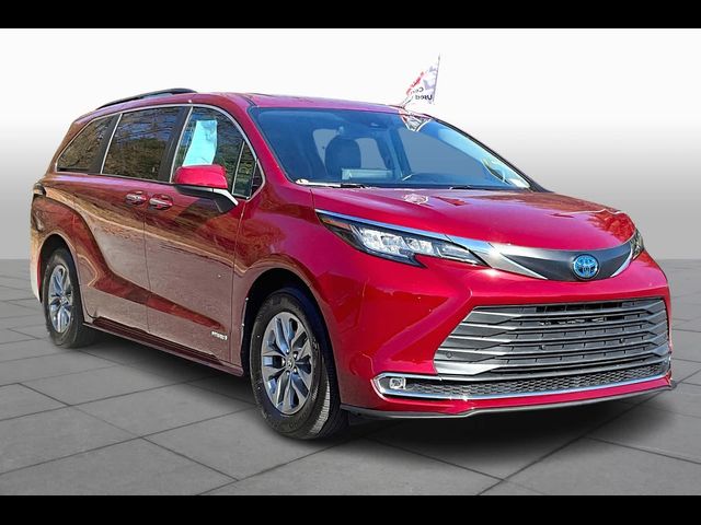 2021 Toyota Sienna XLE