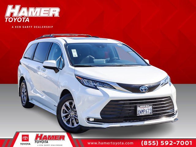 2021 Toyota Sienna XLE