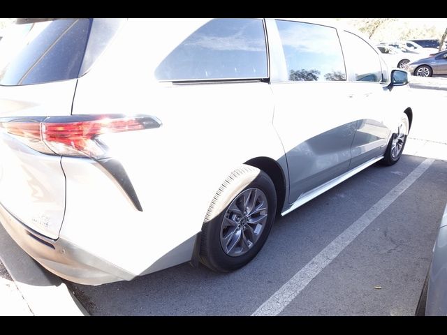 2021 Toyota Sienna XLE