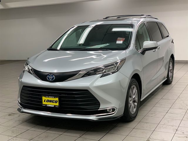 2021 Toyota Sienna XLE