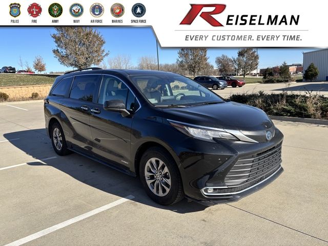 2021 Toyota Sienna XLE