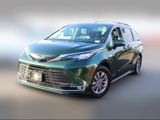 2021 Toyota Sienna XLE