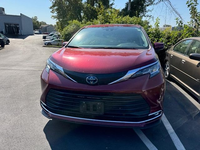 2021 Toyota Sienna XLE