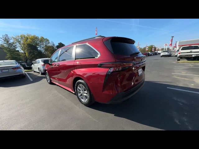 2021 Toyota Sienna XLE