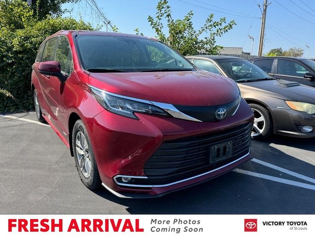 2021 Toyota Sienna XLE