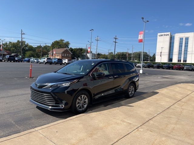 2021 Toyota Sienna XLE