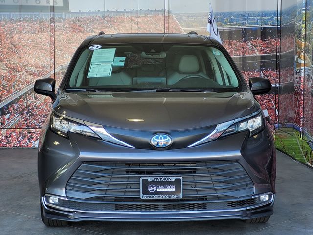 2021 Toyota Sienna XLE