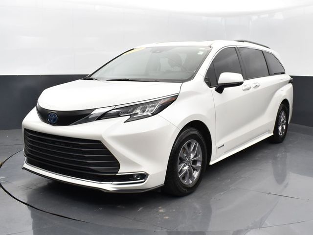 2021 Toyota Sienna XLE