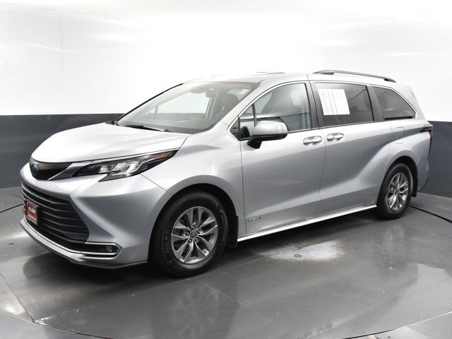 2021 Toyota Sienna XLE