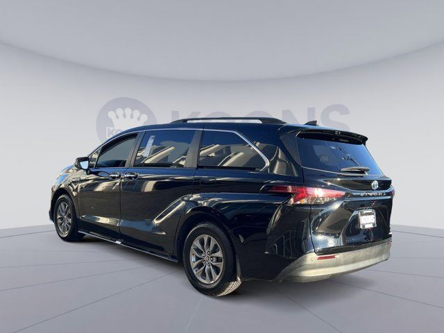 2021 Toyota Sienna XLE