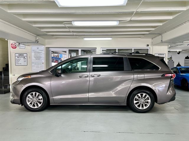 2021 Toyota Sienna XLE