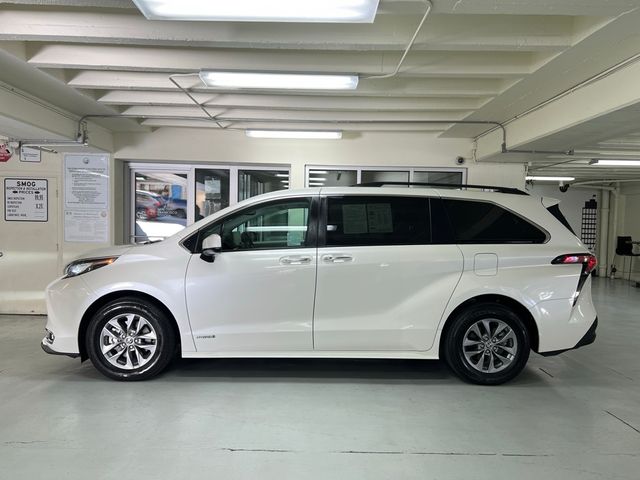 2021 Toyota Sienna XLE