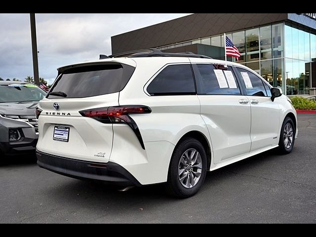2021 Toyota Sienna XLE