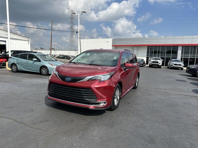 2021 Toyota Sienna XLE