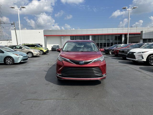 2021 Toyota Sienna XLE