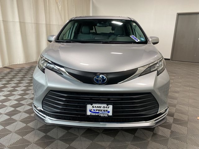 2021 Toyota Sienna XLE