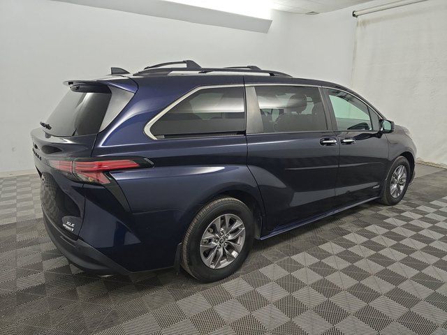 2021 Toyota Sienna XLE