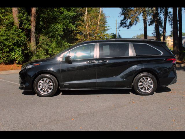 2021 Toyota Sienna XLE