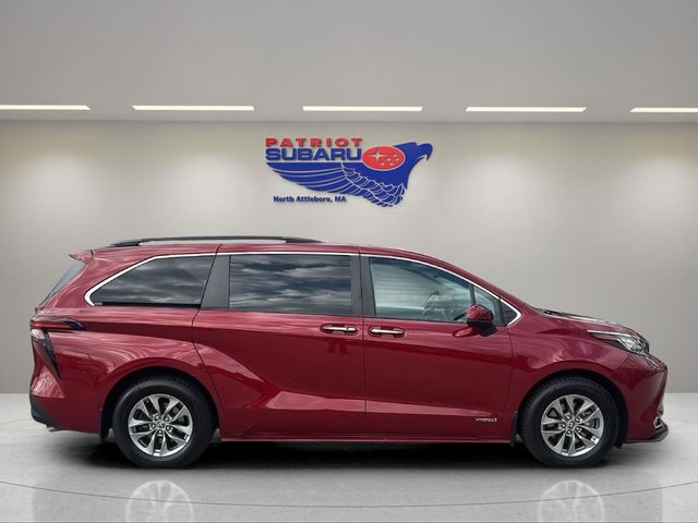 2021 Toyota Sienna XLE