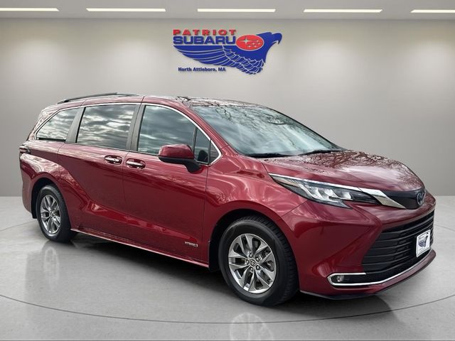 2021 Toyota Sienna XLE