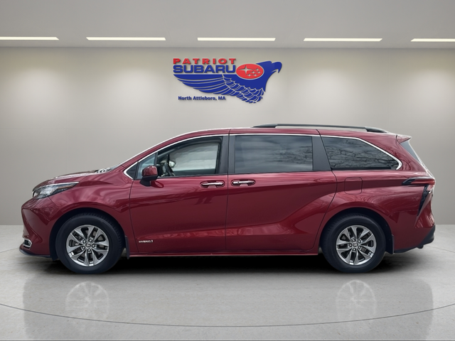 2021 Toyota Sienna XLE