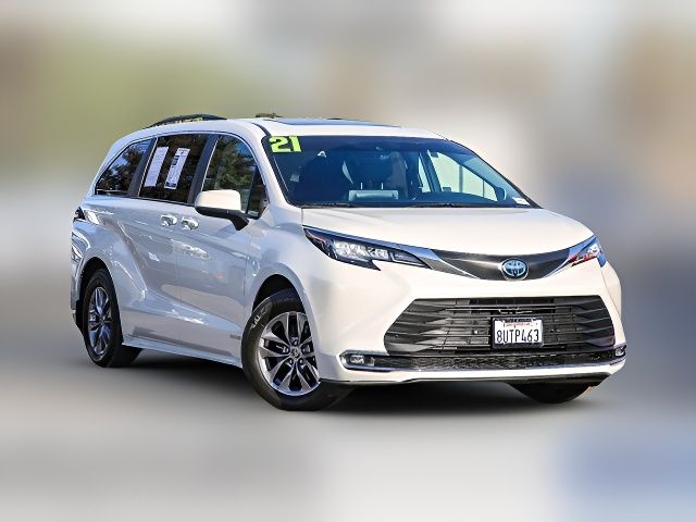 2021 Toyota Sienna XLE