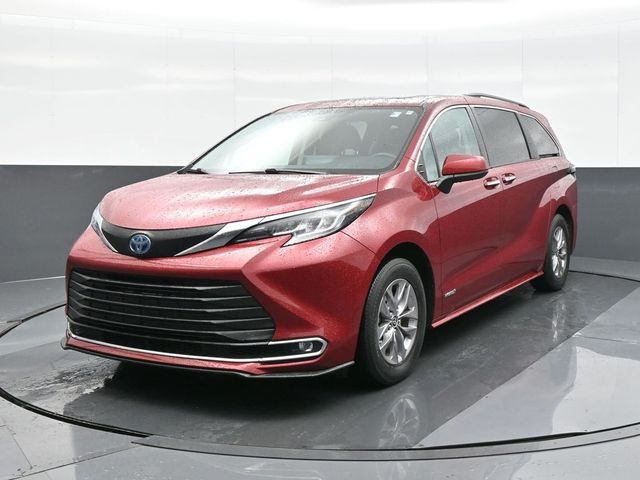 2021 Toyota Sienna XLE