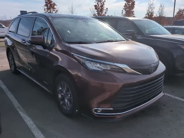 2021 Toyota Sienna XLE