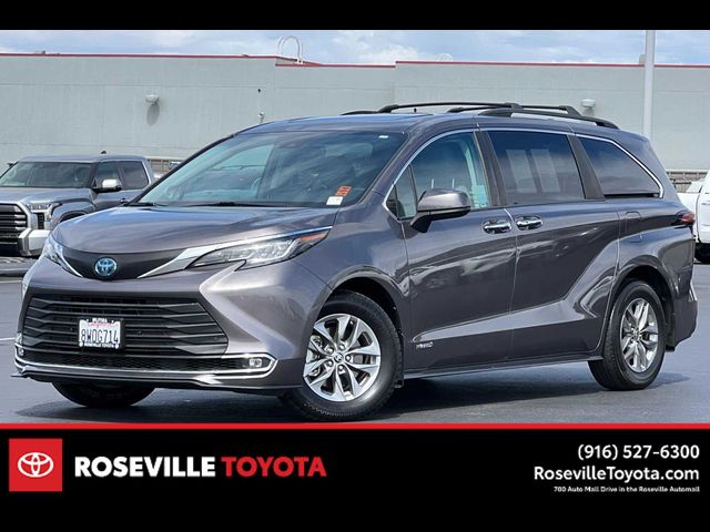 2021 Toyota Sienna XLE