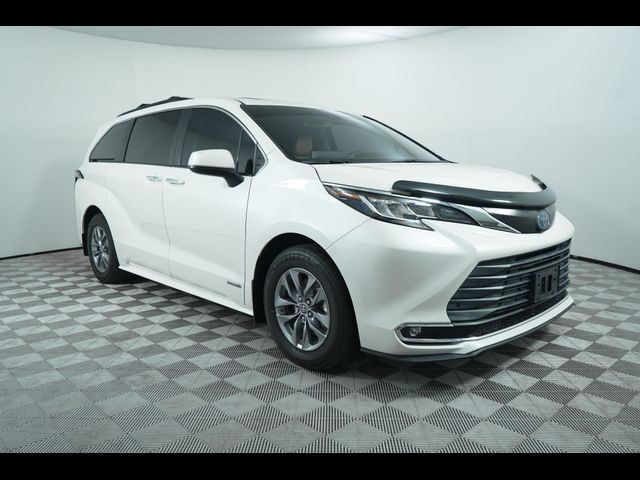 2021 Toyota Sienna XLE