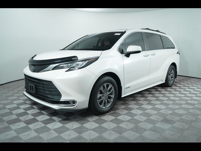 2021 Toyota Sienna XLE